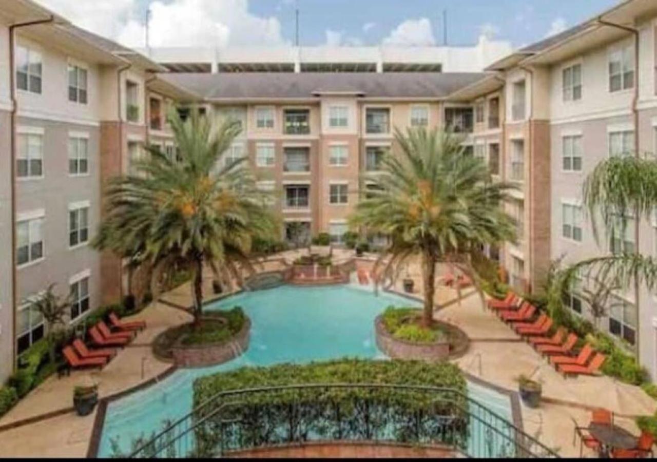 Inviting 2Br - Gym, Pool, Biz Center & Free Parking! Walk 2 Nrg Stadium! Near Med Ctr, Galleria, & Rice Village Хьюстон Экстерьер фото